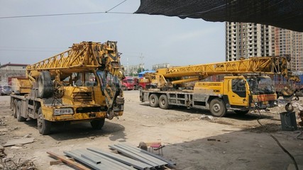 新鄉(xiāng)市出租徐工QY25K5汽車吊 專業(yè)建筑工程機(jī)械租賃服務(wù)就在攻城兵機(jī)械網(wǎng)